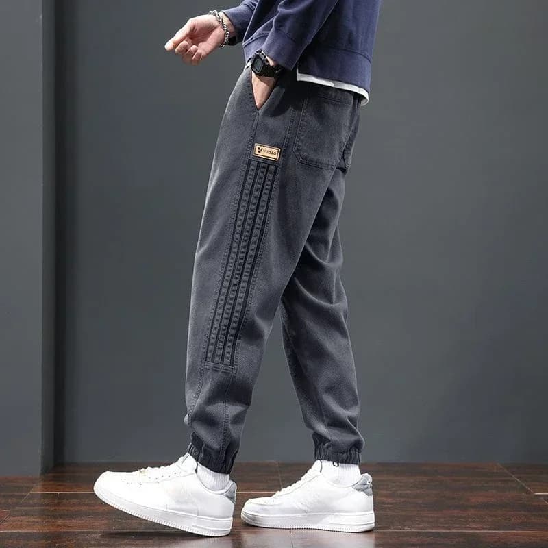 pantalon-gris-rayé